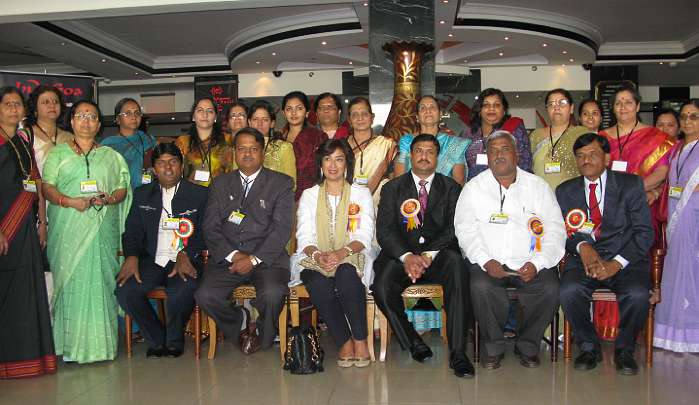 10 IMG_4792.JPG - 22 January 2010The lady Vaidyas or Ayur-Vedic physicians participating in the International Conference on Ayur-Veda and Holistic Healing. Physician and Ayur-Vedic Vaidhya Dr Mahnaaz Imami is seated third from leftt and Dr Suhil Patil is seated second from right.